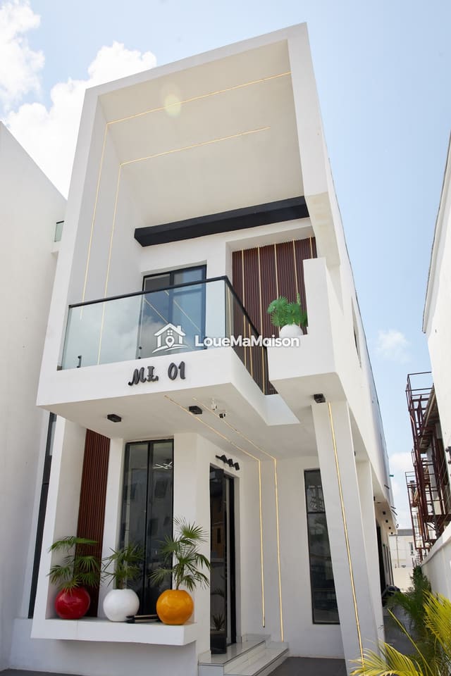 Villa duplex moderne avec balcon vitré à Tevragh Zeina