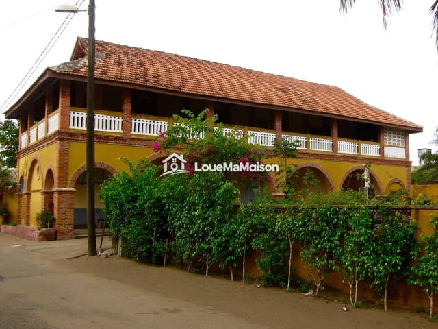 Maison au bord de la lagune à Grand-Bassam
