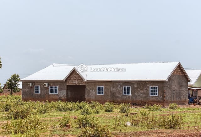 Studio dans une construction neuve à Okala