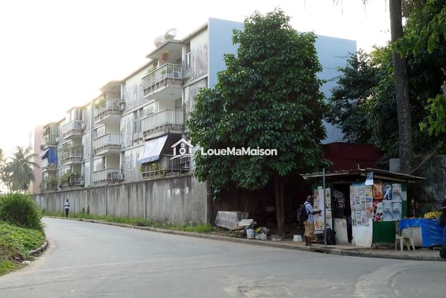 Appartement 3 pièces dans une rue calme de Marcory