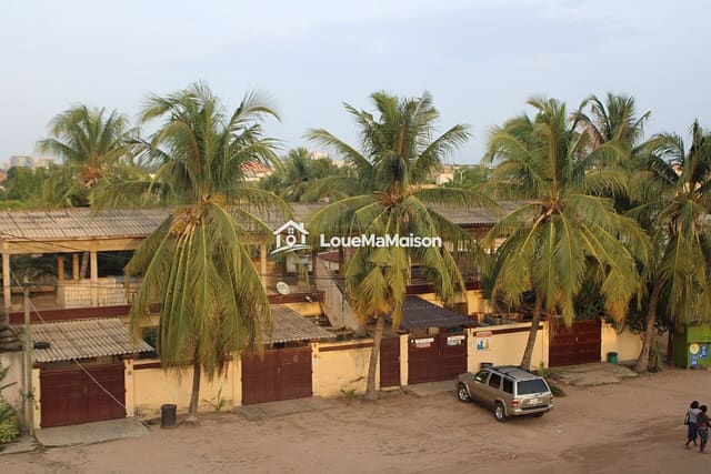 Maison meublée 3 chambres sous les cocotiers à Pahou