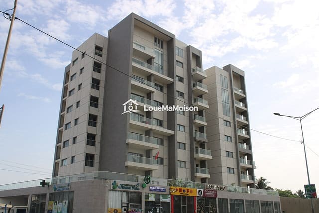 Appartement 3 chambres en étage élevé à Lomé II