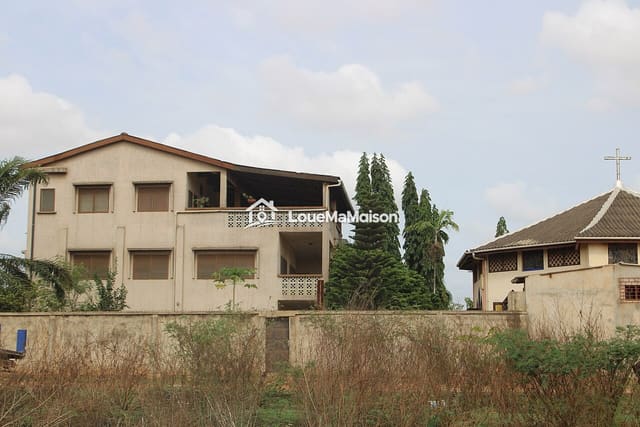 Grande villa 5 chambres à la Zone du Bois