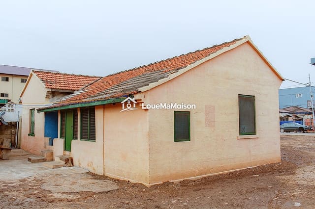 Maison 4 pièces avec salle à manger à Angré