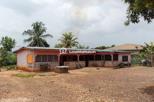 Chambre-salon en cour commune à Daoudabougou