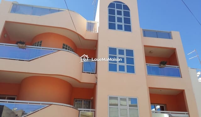 Appartement F3 avec balcon arrondi à Sicap Amitié